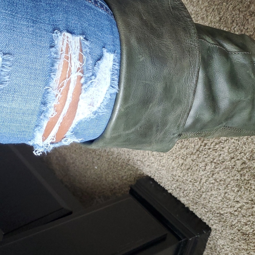 High Boots - Picture 8 of 9